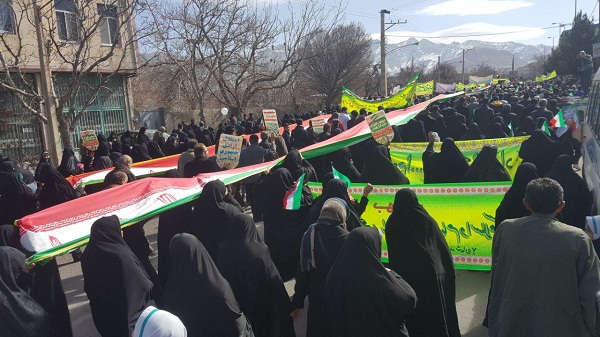 آغاز راهپیمایی پرشکوه ۲۲ بهمن ۹۶ در استان مرکزی + تصاویر