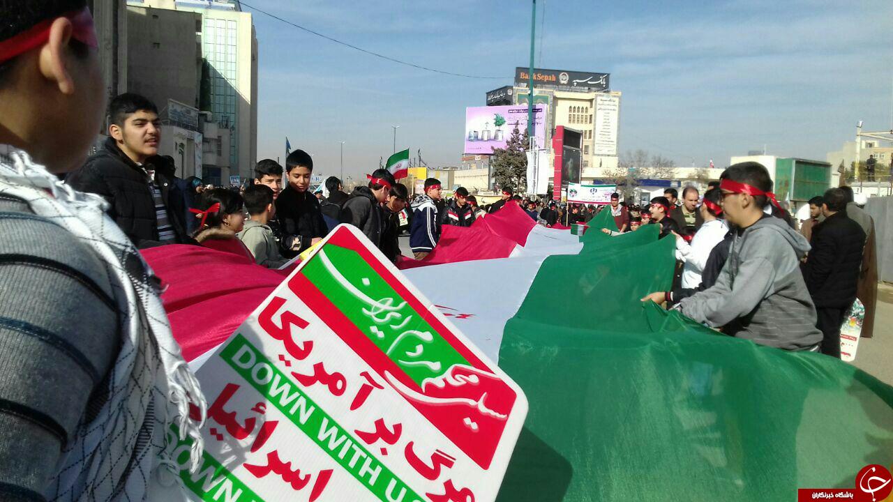22 بهمن نماد اتحاد ملت ایران است