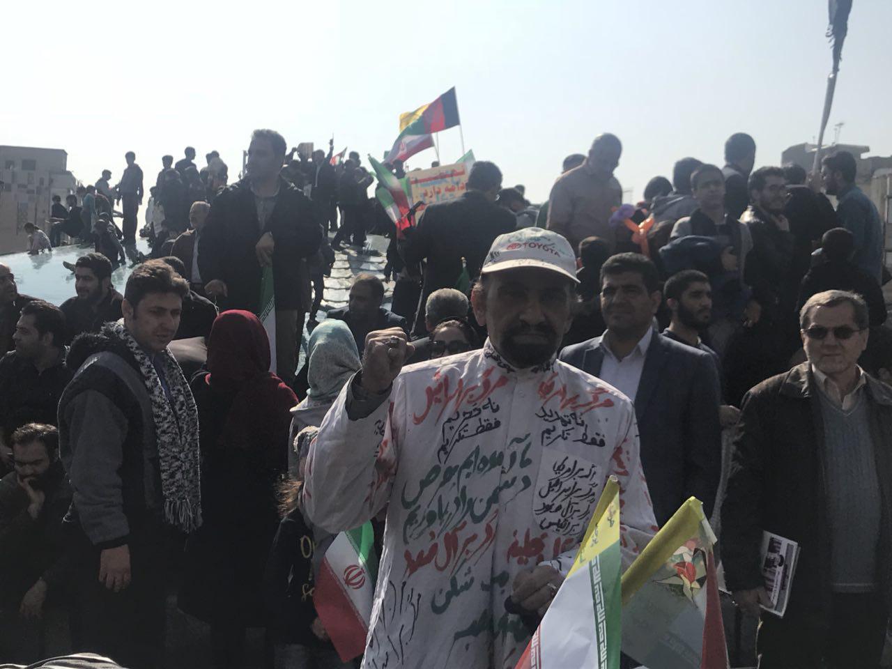 از حضور جنایتکاران دنیا در راهپیمایی تا آمدن دوقلوهای انقلابی+ فیلم و تصاویر