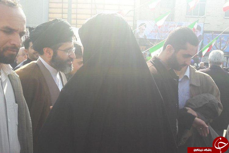 حضور سید مجتبی خامنهای فرزند مقام معظم رهبری در راهپیمایی ۲۲ بهمن +تصویر حضور سید مجتبی خامنهای فرزند مقام معظم رهبری در راهپیمایی ۲۲ بهمن +تصویر