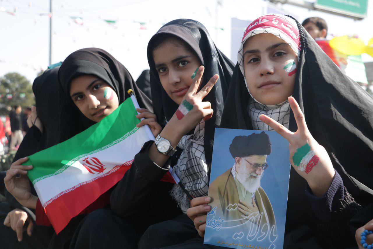 حضورگسترده و باشکوه مردم قم در جشن ۴۰ سالگی انقلاب حضورگسترده و باشکوه مردم قم در جشن ۴۰ سالگی انقلاب