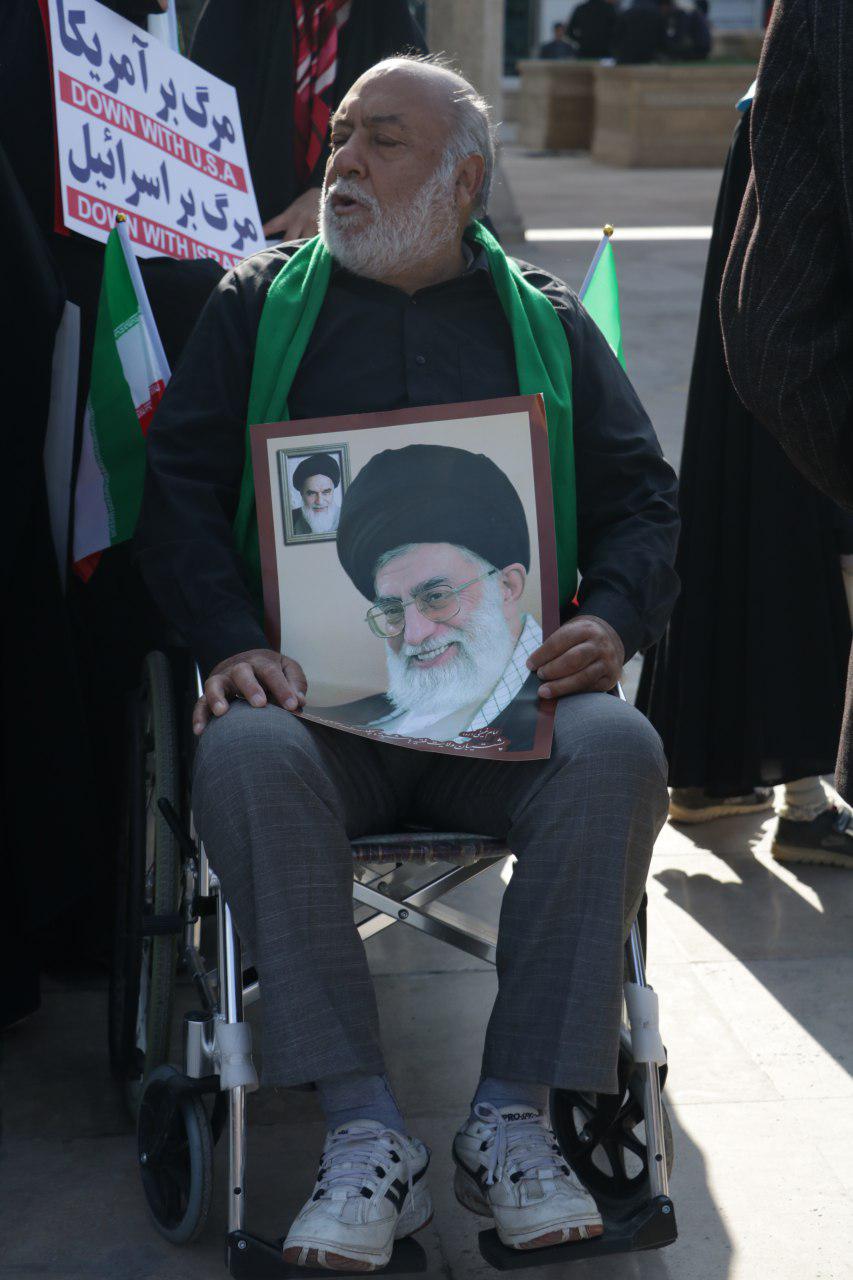 حضورگسترده و باشکوه مردم قم در جشن ۴۰ سالگی انقلاب حضورگسترده و باشکوه مردم قم در جشن ۴۰ سالگی انقلاب
