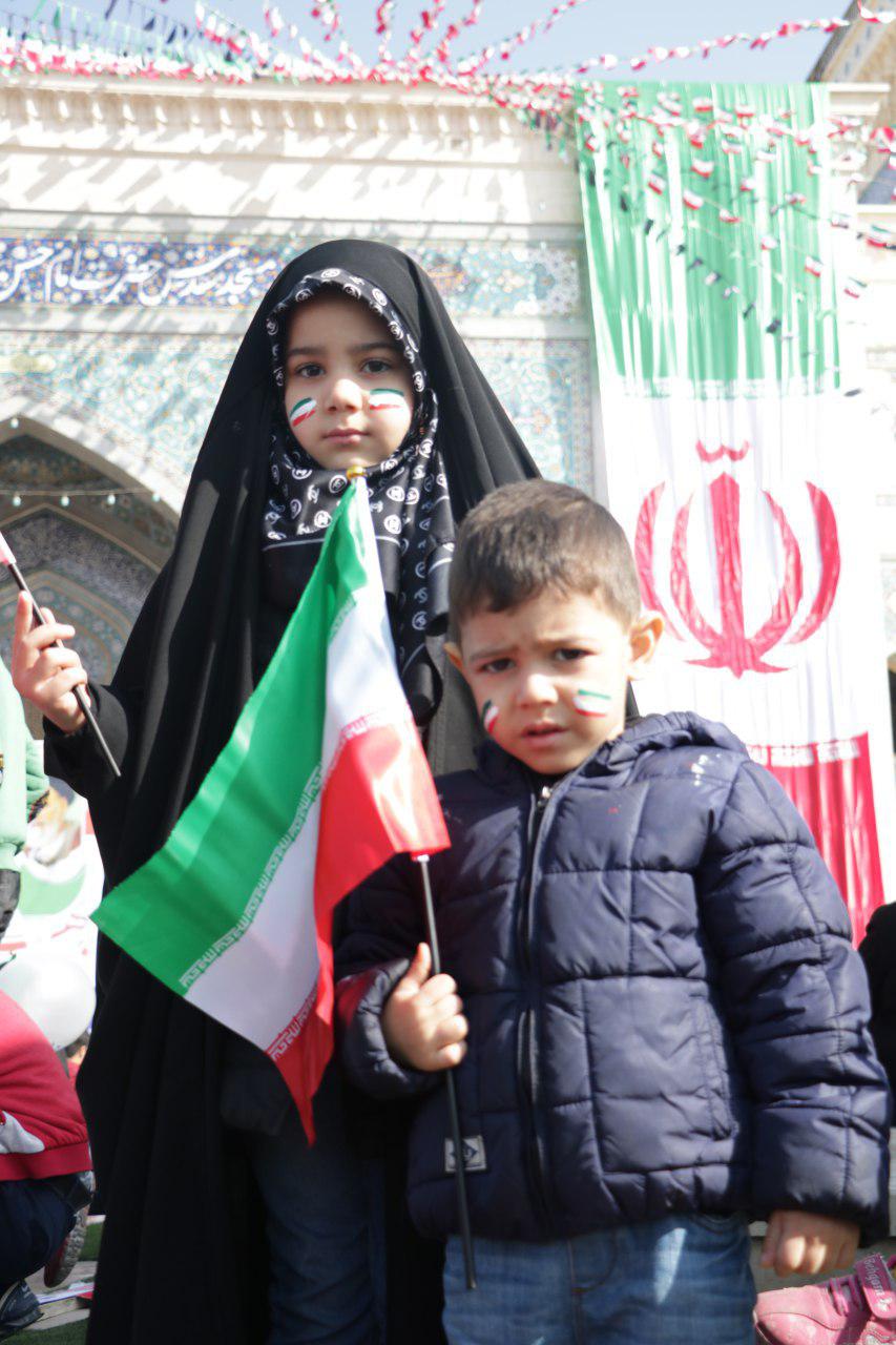 حضورگسترده و باشکوه مردم قم در جشن ۴۰ سالگی انقلاب+تصاویر حضورگسترده و باشکوه مردم قم در جشن ۴۰ سالگی انقلاب+تصاویر