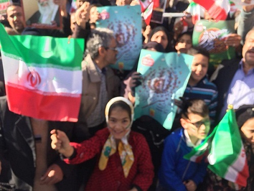 حضور دهه نودیها و نسل پنجم در راهپیمایی ۲۲ بهمن ۹۶ استان مرکزی حضور دهه نودیها و نسل پنجم در راهپیمایی ۲۲ بهمن ۹۶ استان مرکزی