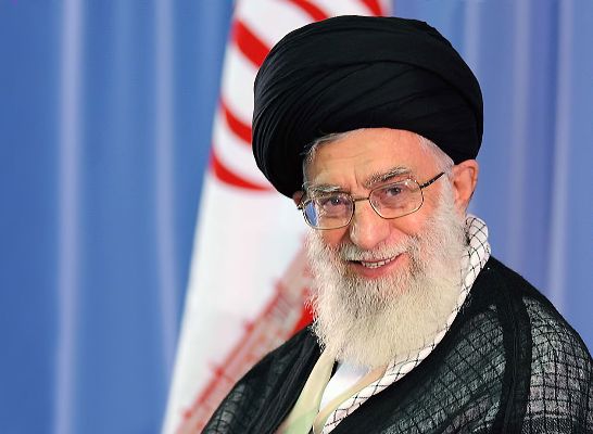 آیت الله سیدعلی خامنه&zwnj;ای رهبری آگاه و مقتدر است