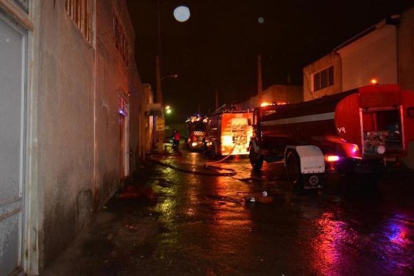 آتش سوزی کارگاه تولیدی شهرک شهید مدنی تبریز اطفا شد