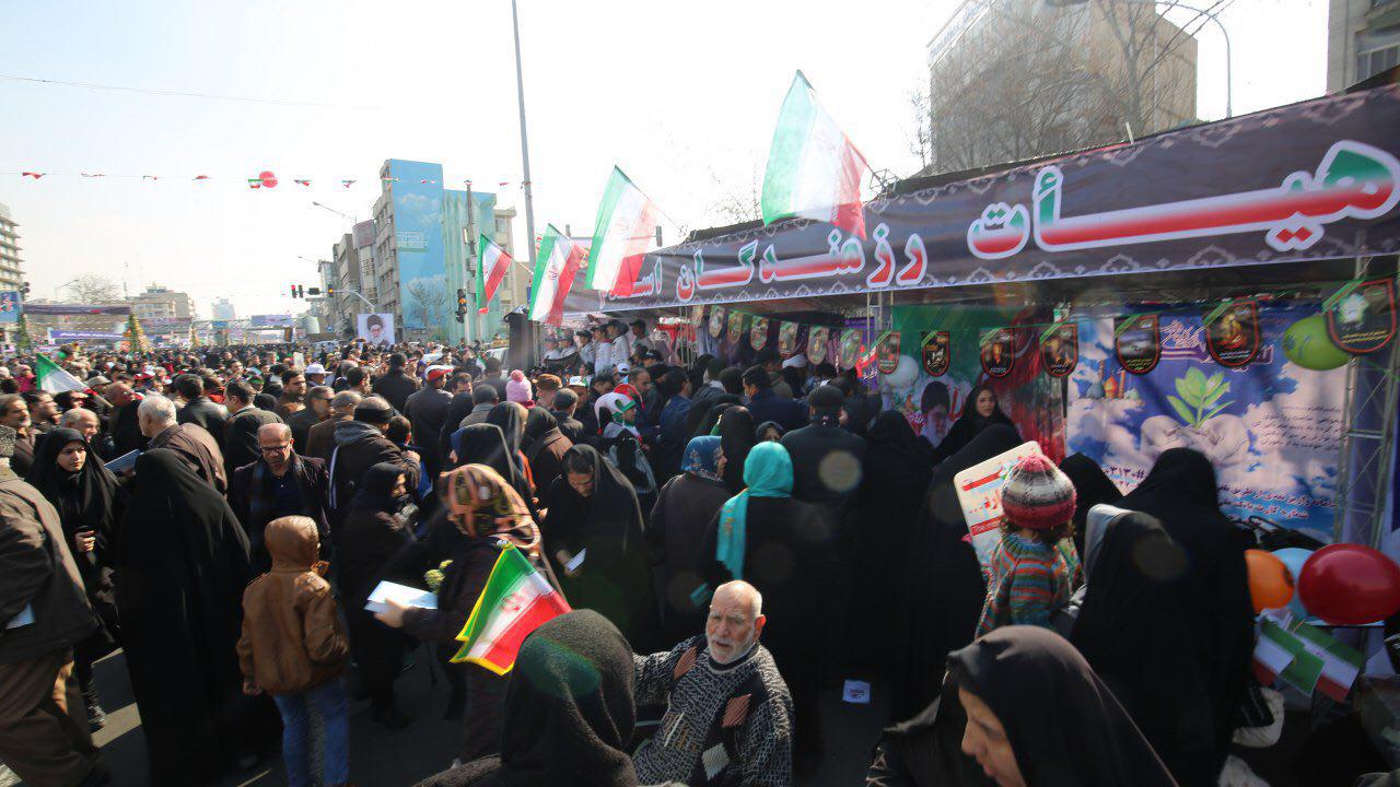 گزارش تصویری ارائه محصولات فرهنگی و برگزاری مدیحه سرایی نوجوانان در روز ۲۲ بهمن ۱۳۹۶