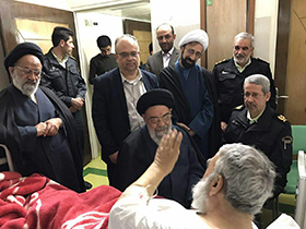 امام جمعه اصفهان از آیت‌الله مستجابی عیادت کرد