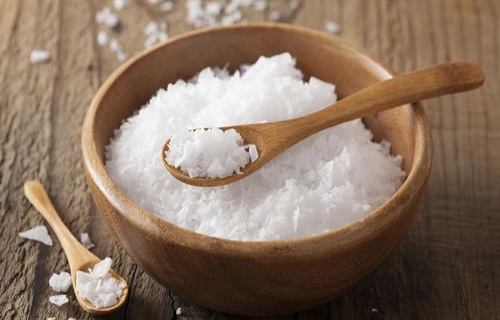 شوره سر را با راهکار&zwnj;های خانگی تارو مار کنید