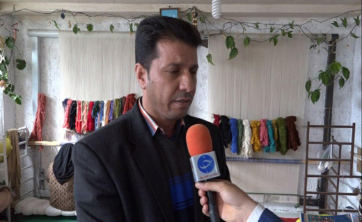 انگشتانی که هنرورانه نقش می زند اما قدر دانی ندارد/ هنر ابداعی ایلامی ها به تاراج می رود