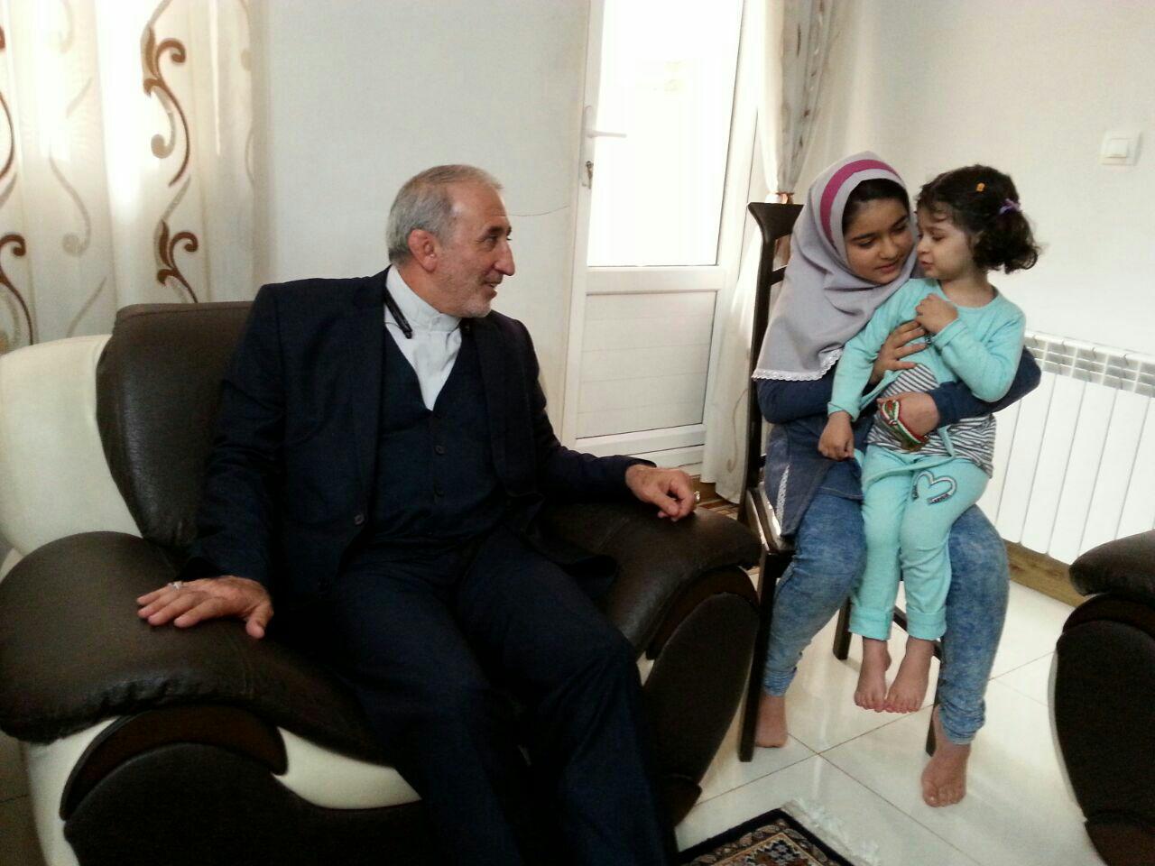 تجلیل از ورزشکار نونهال سرپل ذهابی که توانست جان مادرش را نجات دهد