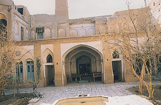 خانه تاریخی سپیده کاشانی در حال بازسازی است
