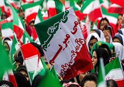 جشن عروسی زوج‌های کمالشهری در حاشیهٔ مراسم ۲۲ بهمن + فیلم