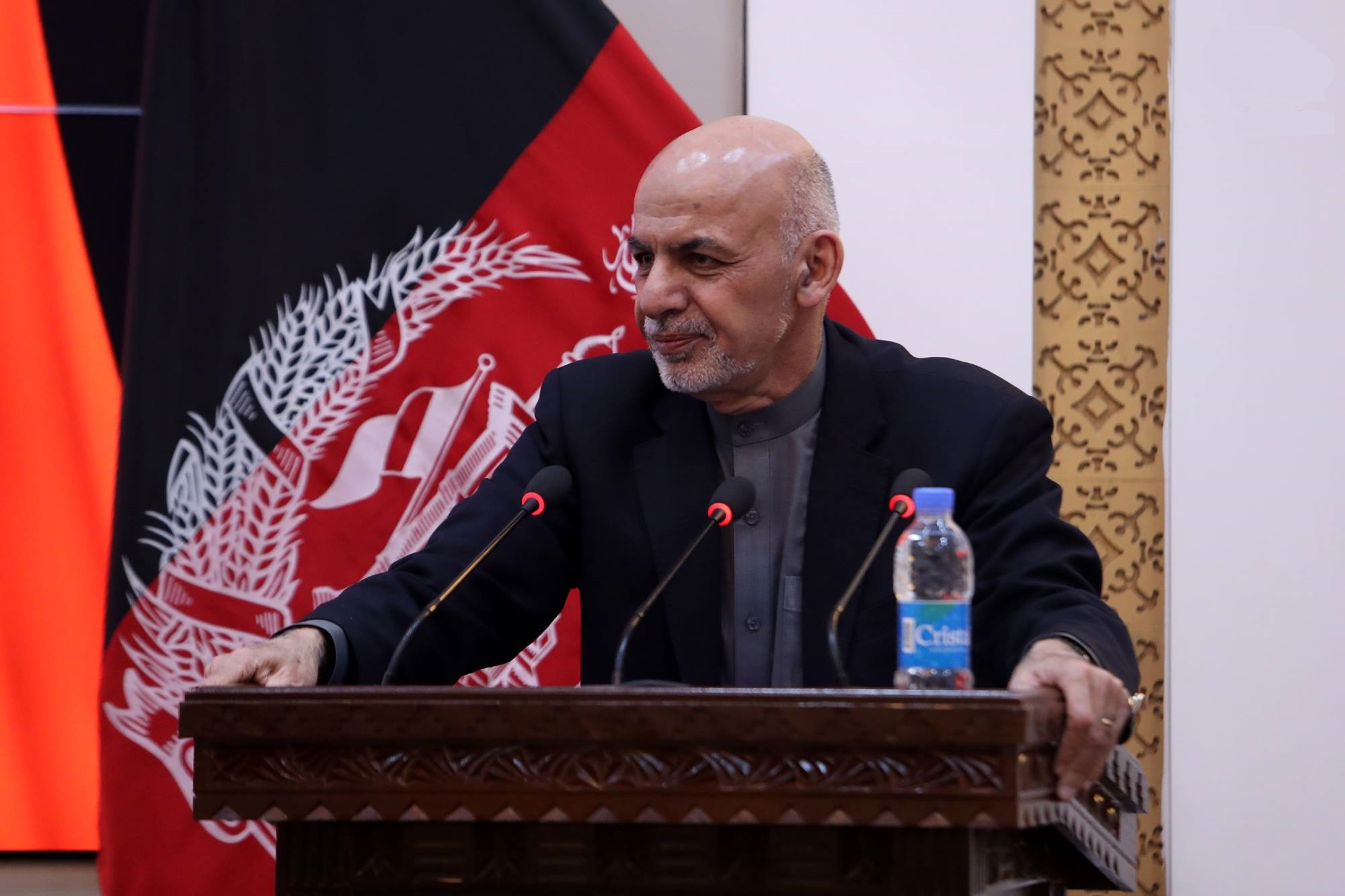 اشرف غنی: زنان افغان همیشه در صف مقدم نبرد قرار داشته اند
