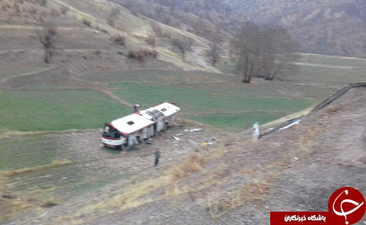 15 کشته و زخمی در پی سقوط اتوبوس به دره در جاده یاسوج-اصفهان