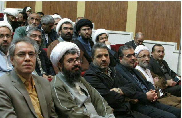شاعران با زبان هنری خود به ترویج معنویت کمک کنند