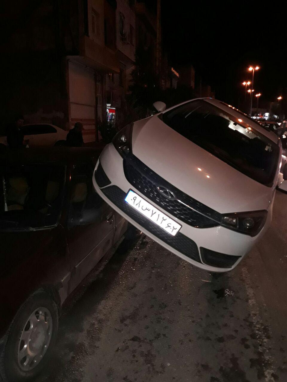 تصادف عجیب خودرو در بلوار کاشانی + عکس