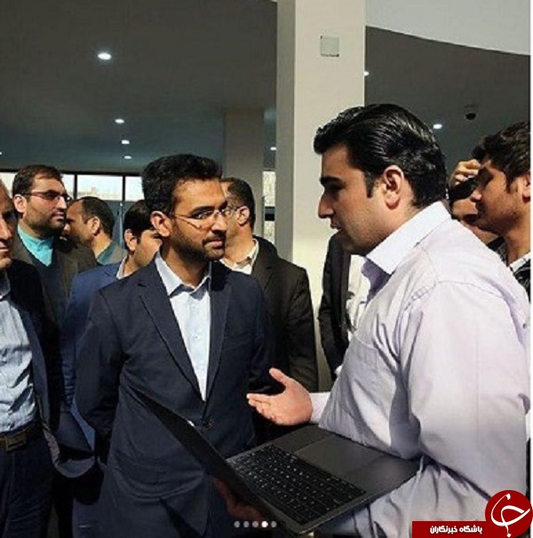 پست آذری جهرمی از حضورش در نمایشگاه وب و موبایل + عکس