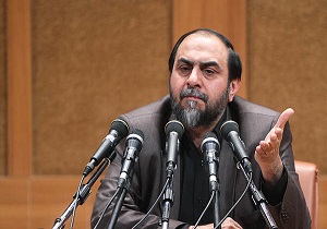 وجود افراد دو تابعیتی در بین مسئولان فسادآور است/ چالش کارآمدی مدیران در کشور