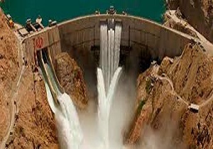 دریچه های سد چراغ ویس برای کنترل جریانات ورودی باز شده است