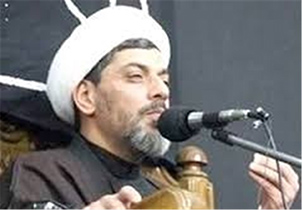 عده زیادی پای خون شهدا ایستاده‌اند