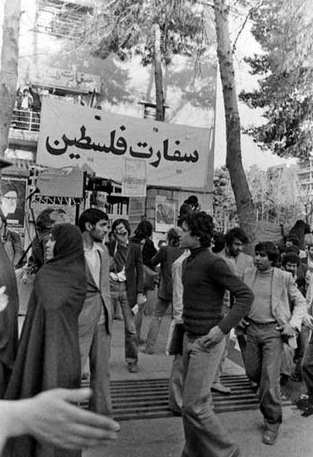 سفارتی که از خانه عنکبوت سست تر بود سفارتی که از خانه عنکبوت سست تر بود