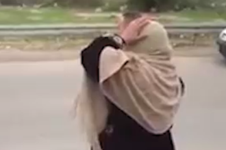 لحظه وصال مادر فلسطینی و پسرش پس از 12 سال اسارت+فیلم