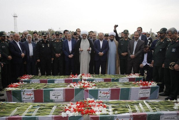 پیکر مطهر ۸ شهید گمنام دوران دفاع مقدس وارد بوشهر شد