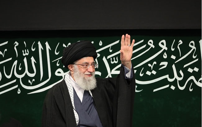 پخش مراسم عزاداری حضرت زهرا (س) با حضور رهبر انقلاب از شبکه یک