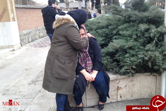تصاویری از حضور خانواده های داغدار هواپیمای سقوط کرده در فرودگاه مهرآباد