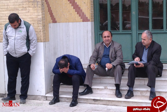 تصاویری از حضور خانواده های داغدار هواپیمای سقوط کرده در فرودگاه مهرآباد