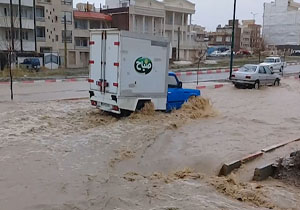 آبگرفتگی گسترده خیابان‌ها در مریوان + فیلم