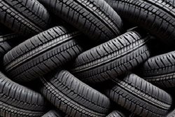 رقابت خودروهای داخلی با خارجی در افزایش قیمت + فیلم