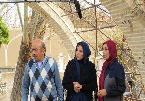 بازدید علی دارابی از پشت صحنه سریال «خانه مادری»