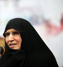 دیدار خانواده شهدا با فرزند امام راحل