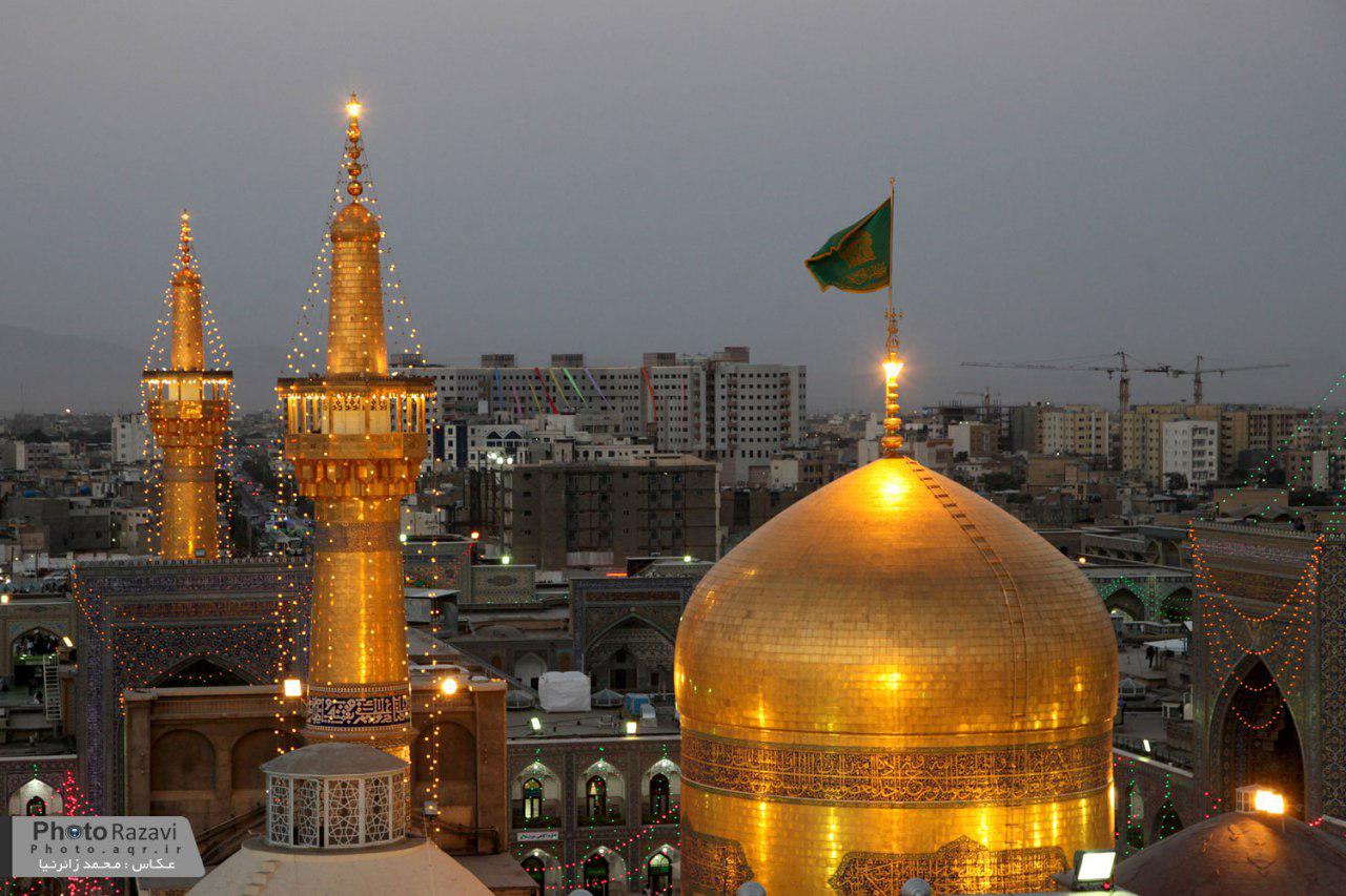 جشن و شادمانی در حرم مطهر رضوی در روز میلاد حضرت زینب (س)