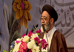 برای ناکامی دشمنان در اهدافشان زنان و دختران باید زینبی عمل کنند