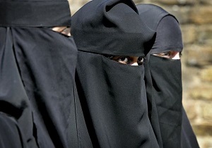 محکوم شدن ۱۲ بیوه داعشی به اعدام و حبس ابد در دادگاه عراق