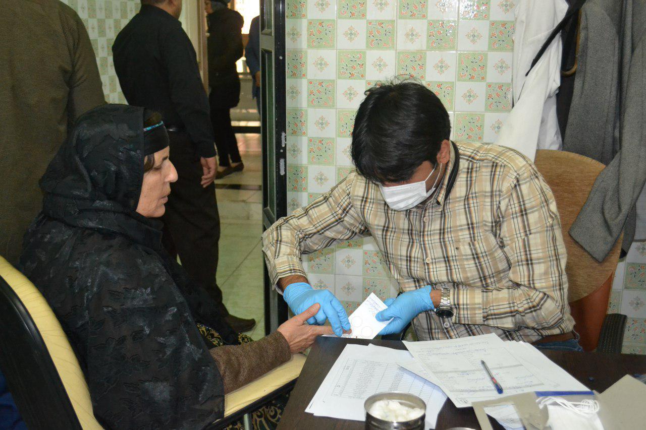 آغاز نمونه گیری از خانواده های مسافران سقوط هواپیمای تهران -یاسوج+عکس