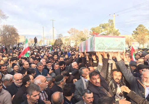 تشییع پیکر دو شهید گمنام در تاکستان