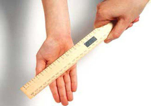تنبیه شدید دانش آموز در خراسان جنوبی+عکس
