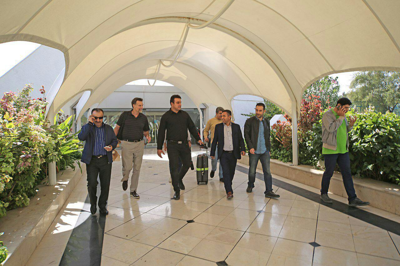 مربی آمریکایی حدادی بدون استقبال مسئولان وارد ایران شد مربی آمریکایی حدادی بدون استقبال مسئولان وارد ایران شد