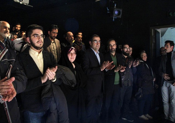 وزیر بهداشت به تماشای نمایش جشنواره تئاتر فجر نشست