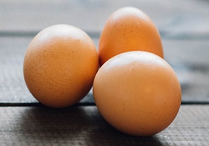 سن تخم‌مرغ را چگونه تشخیص دهیم+اینفوگرافیک