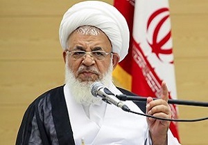 استقلال و آبروی کشور به برکت انقلاب اسلامی است