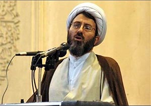 گردشگری نباید کشاورزی را تحت الشعاع قرار دهد.