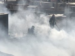 یک گارگاه مبل سازی در شیراز طعمه حریق شد