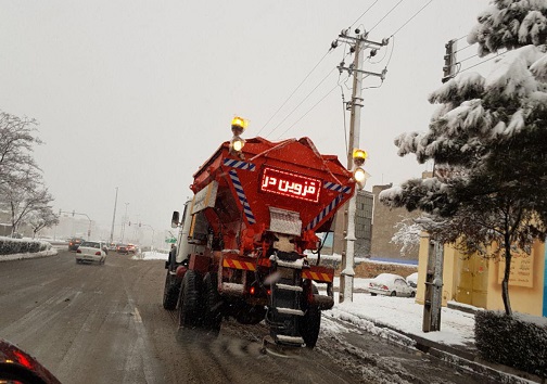 برف روبی و نمک پاشی خیابان&zwnj;ها و معابر قزوین