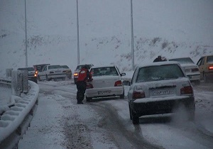 كاهش چشمگیر دمای استان قم/لغزندگی معابر و جاده های استان قم