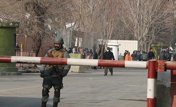 گزارش تصویری: محل انتحاری خونین کابل 24 ساعت پس از رویداد